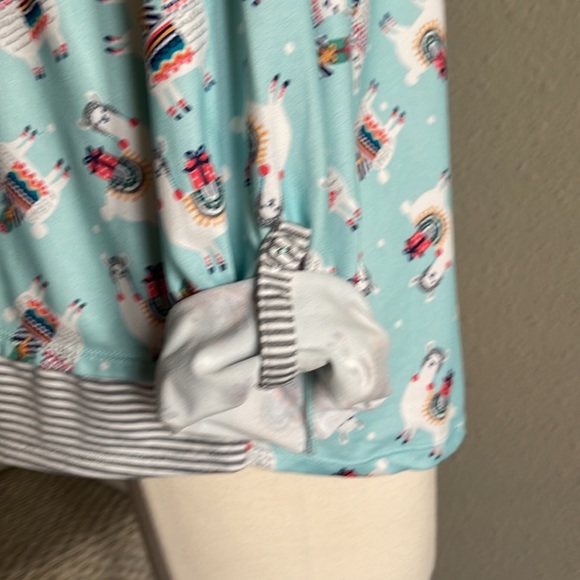 Cuddl Duds Sz M Christmas 🦙 Llamas PJ Top ONLY - Picture 7 of 11